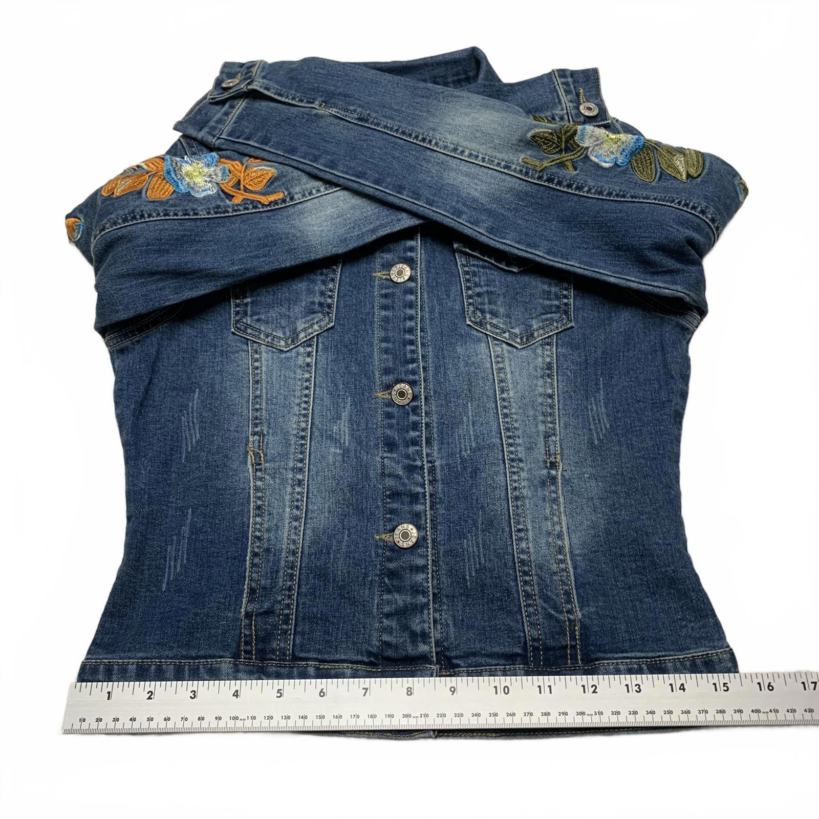 Stylish Denim Jacket with Floral Embroidery Women's Size Medium Dark Denim