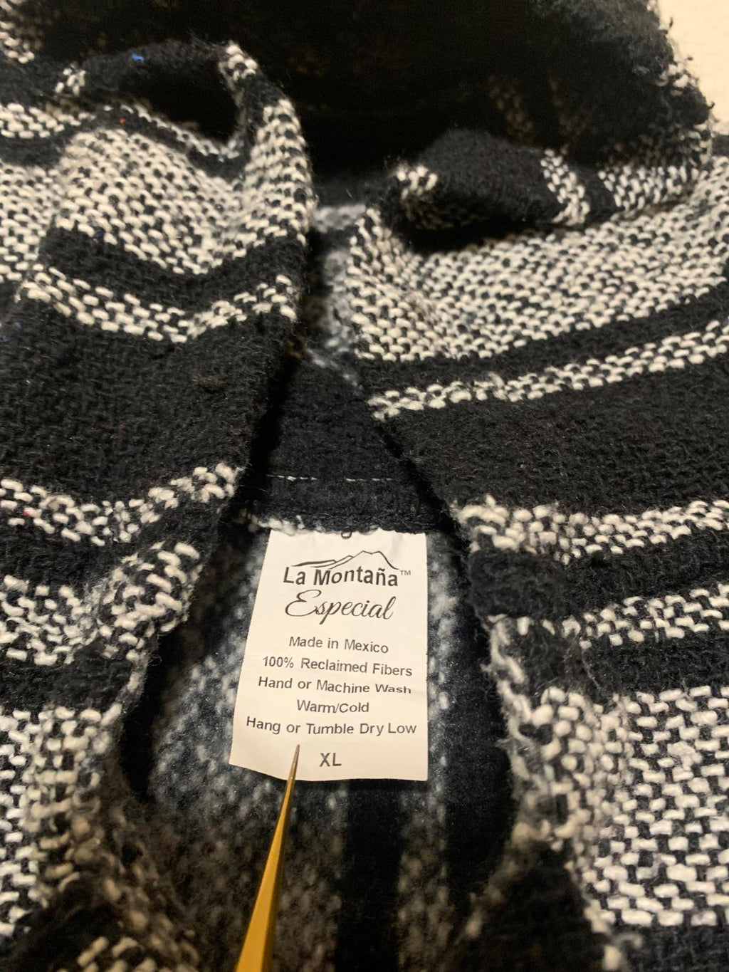 La Montaña Especial Men's Size XL Black White Striped Hoodie XL Mexico