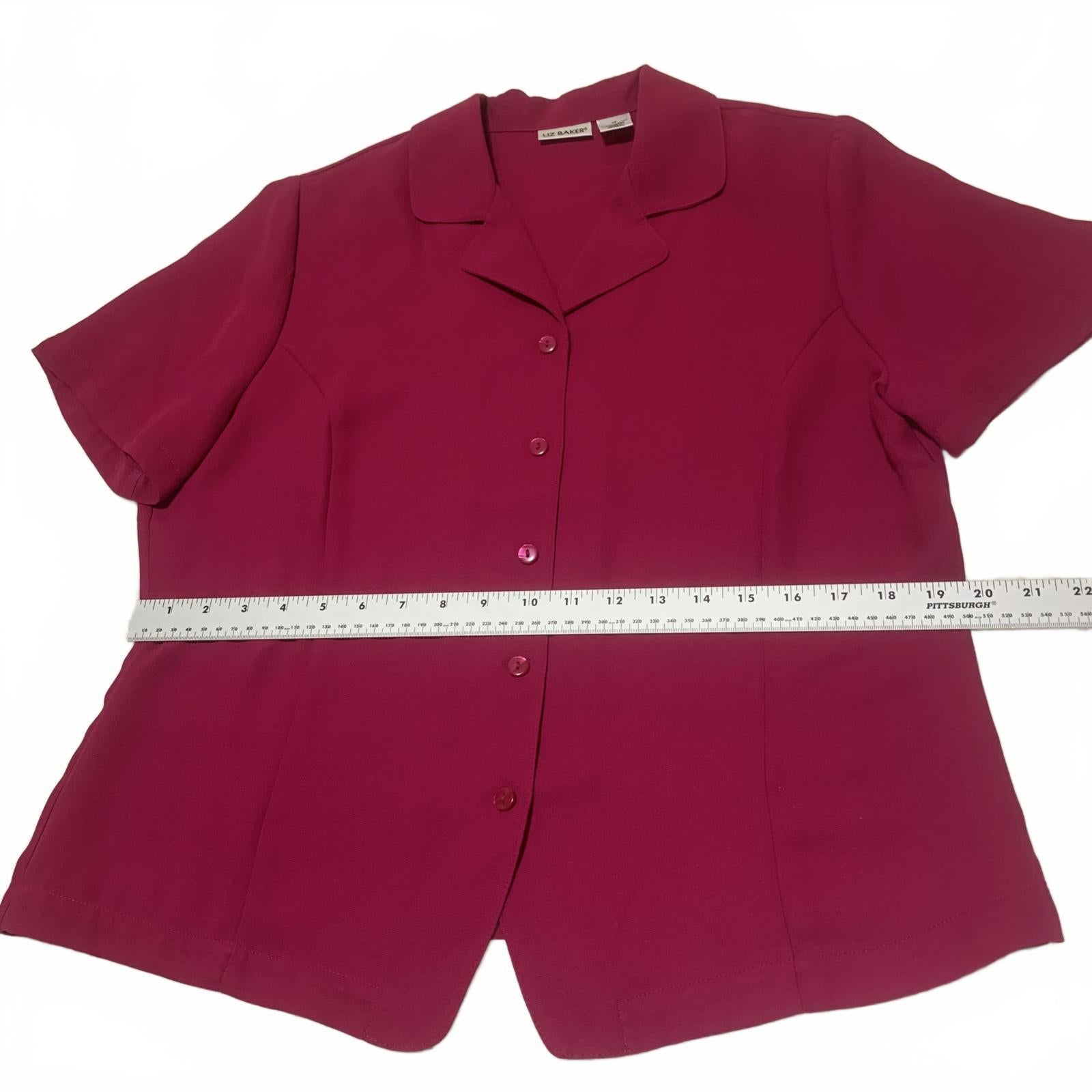 Liz Baker Women's Size 12 Fushia Short Sleeve Button-Up Blouse