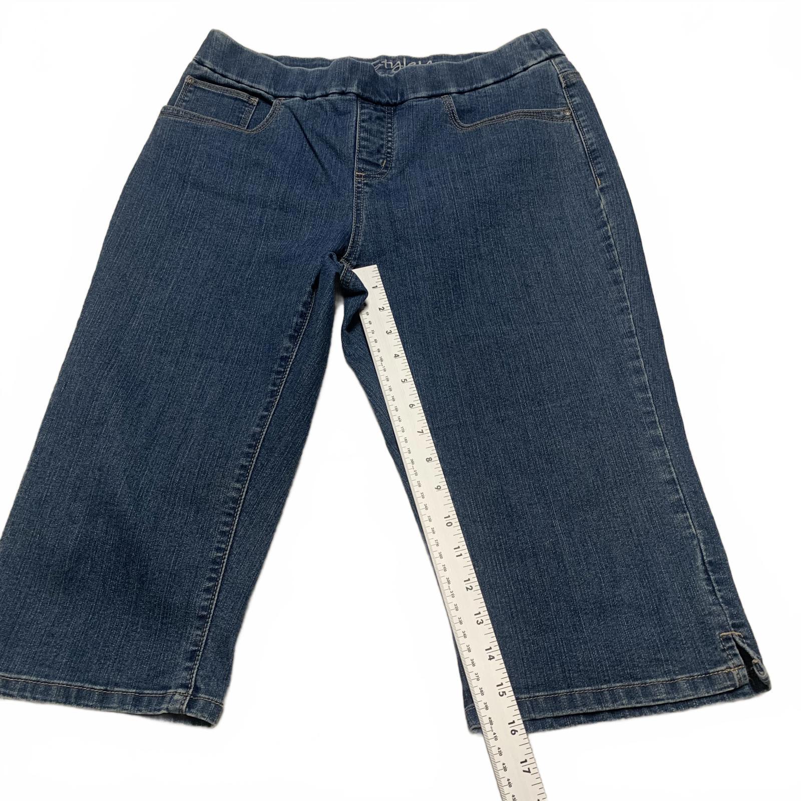 Lee Women's Size 8 Medium Blue Denim Capri Jeans Floral Embroidery 30 x 16