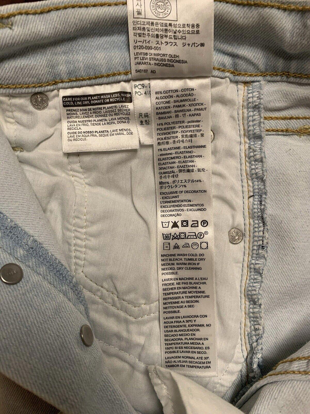 Levi's Jeans Women's 30x27 light Blue  Taper Ribcage