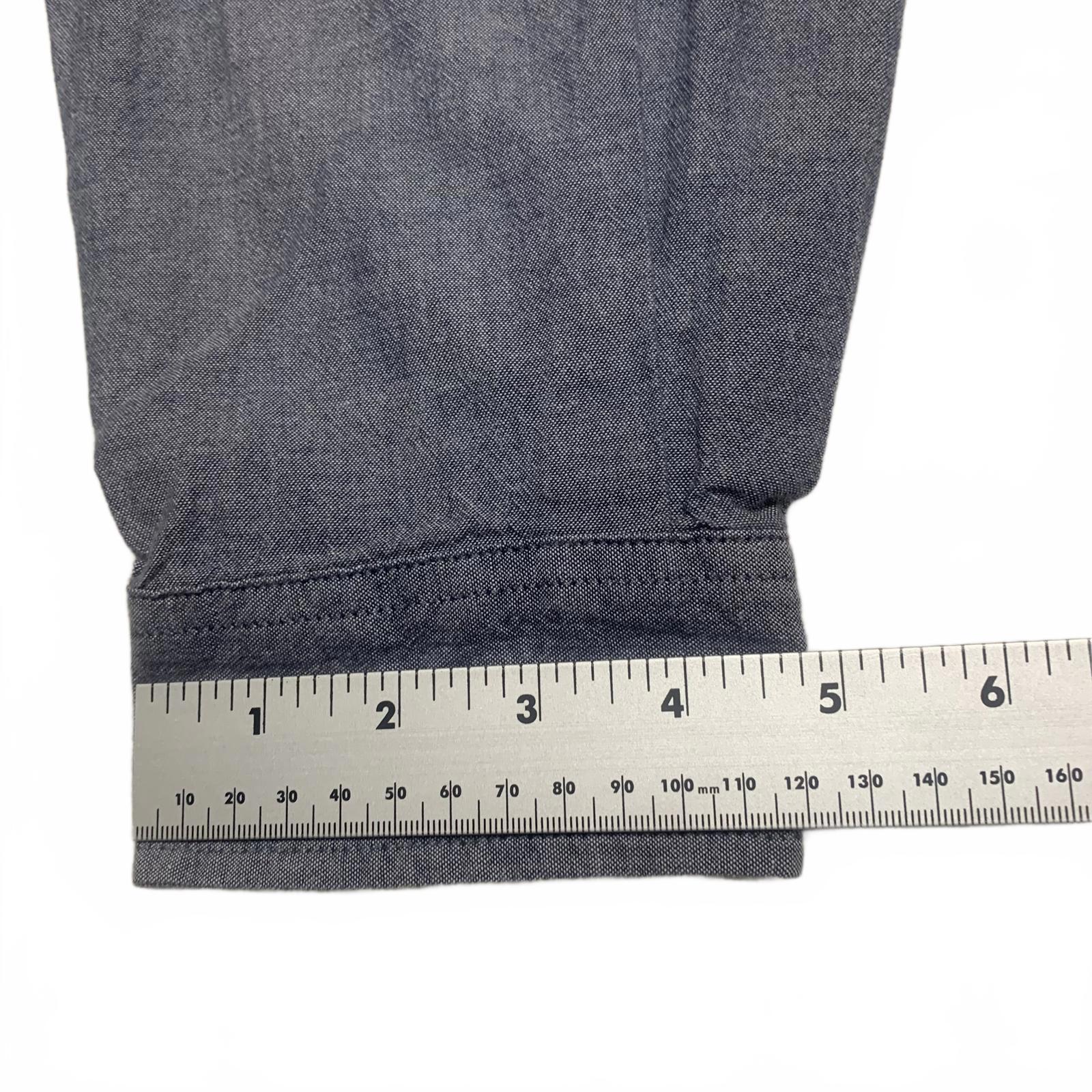 Carhartt Men’s Size Large Blue Wash Button-Up Chambray Work Shirt