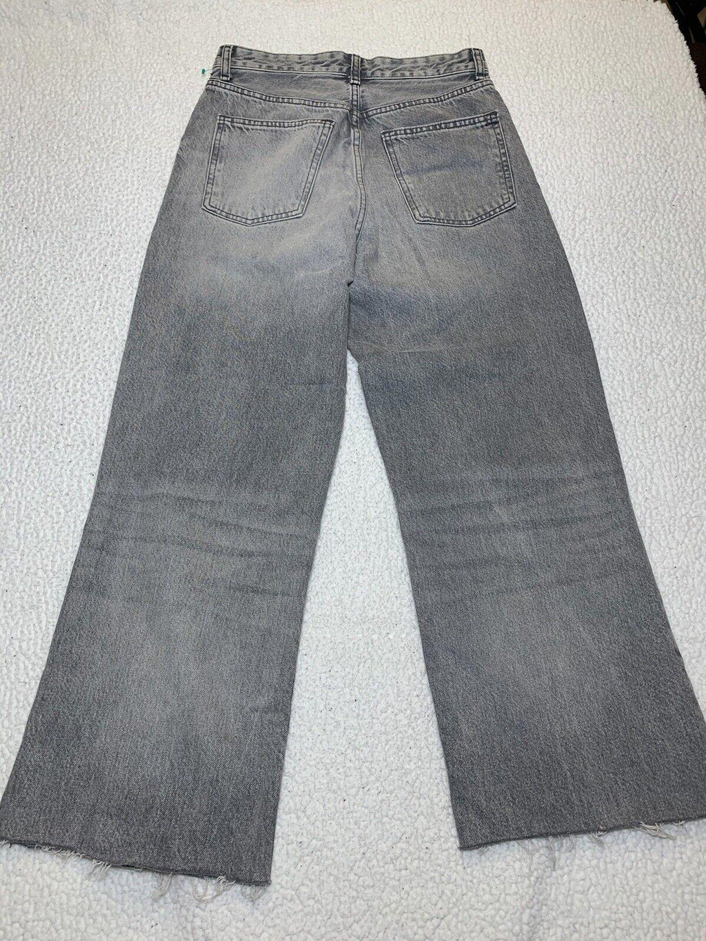 Zara Jeans Women's Size 6  Denim Gray  Cropped Frayed Edge