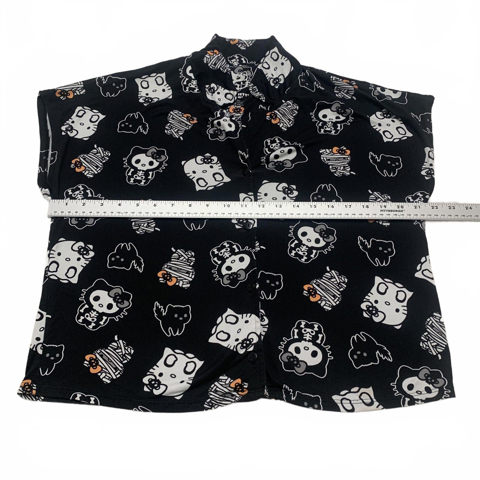 Hello Kitty Womens Size Small Black Sleepwear Top Halloween Short Sleeve Shirt