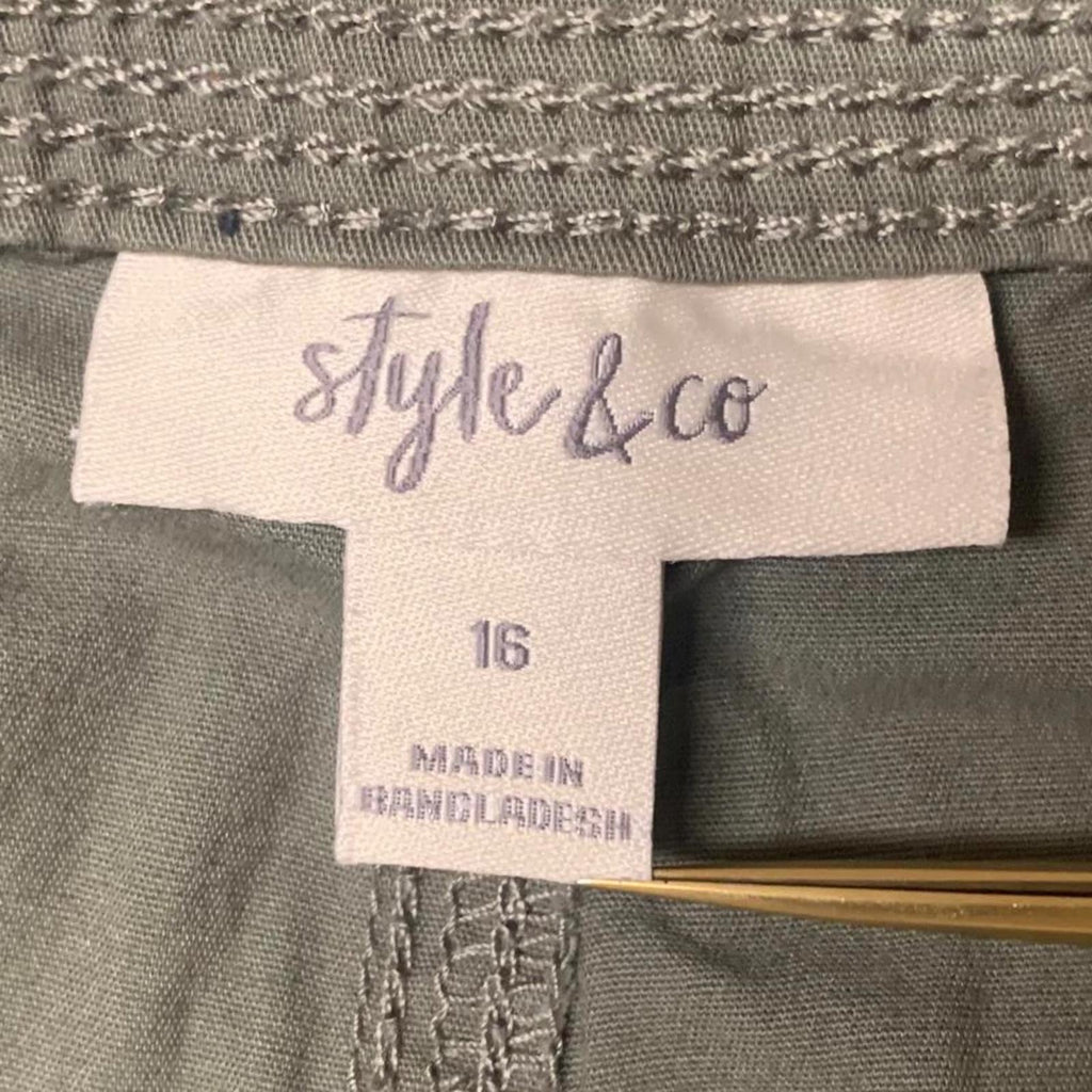 Style & Co. Women's Size 16 Olive Green Cargo Capris Pants W37 Stretch